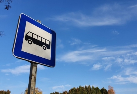 Saistībā ar Rāmnieku tilta remontu izmaiņas vairākos autobusu maršrutos